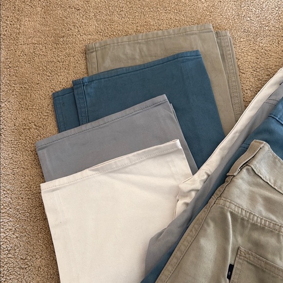 Levi's White and Gray Jeans Casual Style - Picture 3 of 3